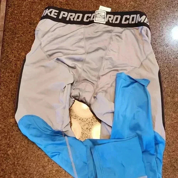 NWT Nike Pro combat hyperstrong compression pants. Size 2 XL - Picture 5 of 7